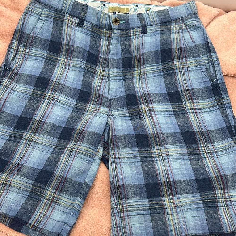 Caribbean large plaid flat front linen cotton shorts 32